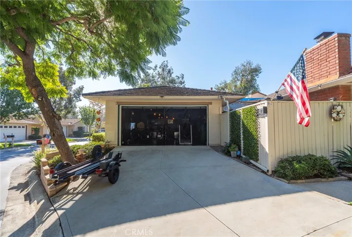 Magnetic screen over Garage Door