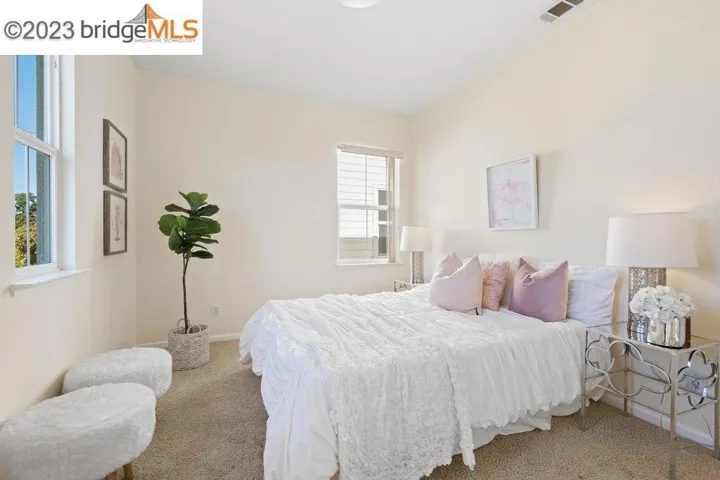 1015 Cottage Ln, Hercules, California 94547