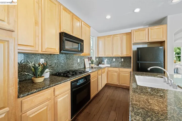 1015 Cottage Ln, Hercules, California 94547