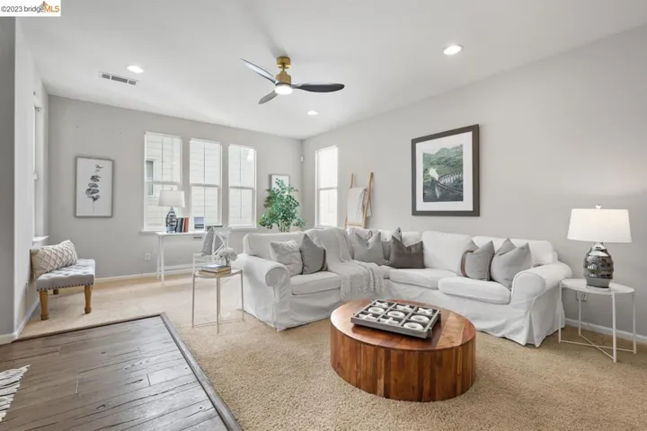 1015 Cottage Ln, Hercules, California 94547