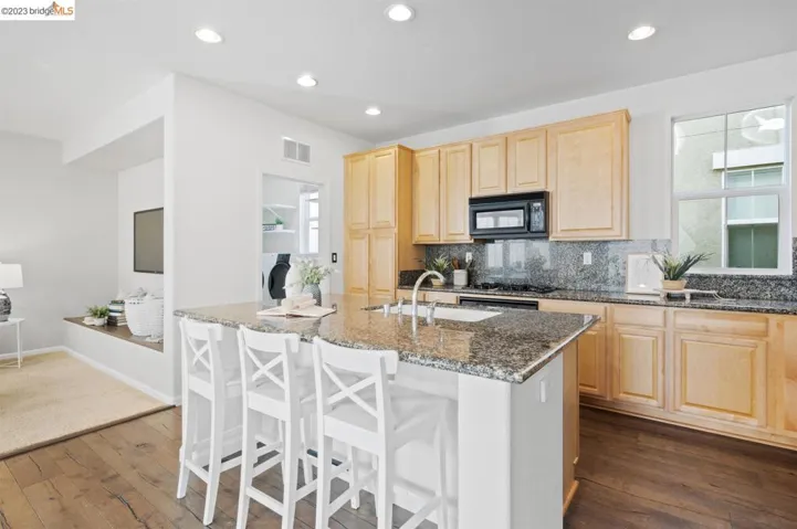 1015 Cottage Ln, Hercules, California 94547