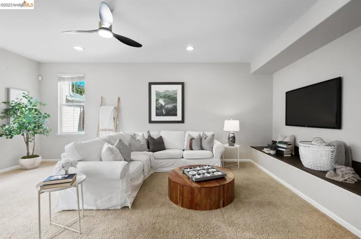 1015 Cottage Ln, Hercules, California 94547