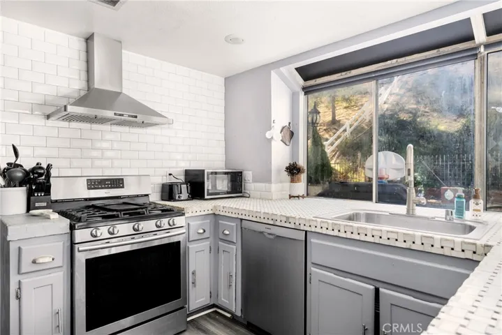 684 Terra Drive, Corona, California 92879