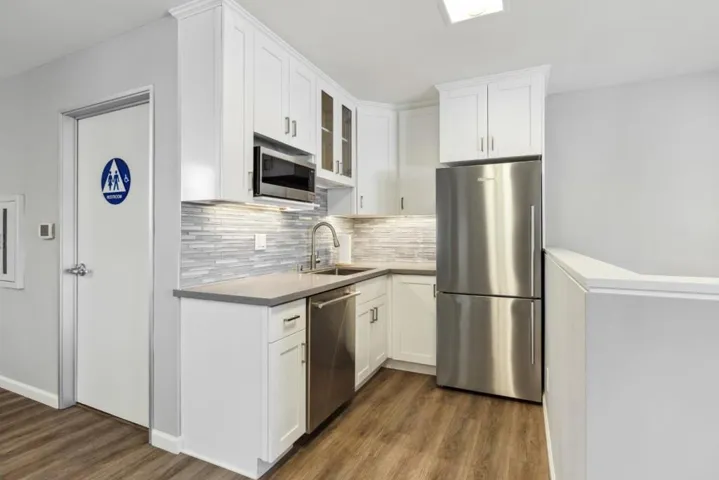 880 Santa Cruz Avenue 200, Menlo Park, California 94025
