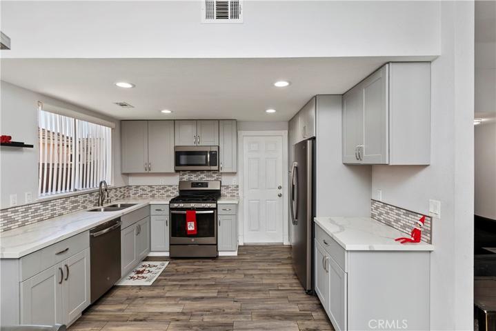 8774 Sandhill Drive, Riverside, California 92508