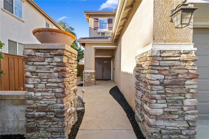 32535 Bramble Court, Lake Elsinore, California 92532