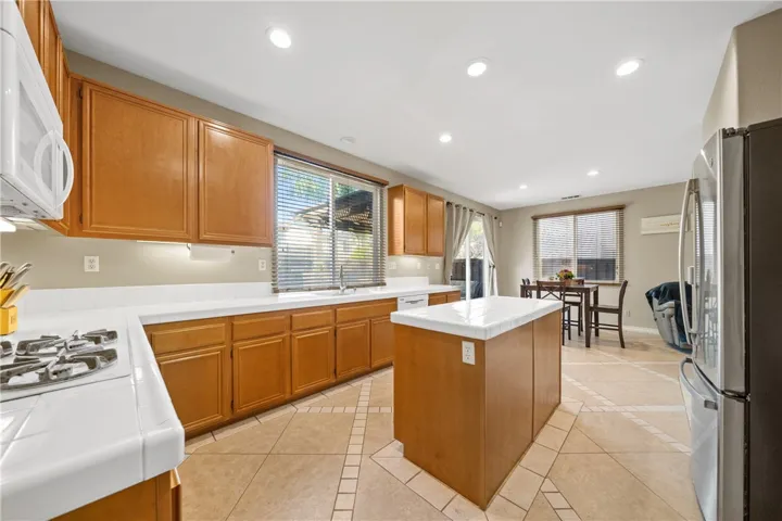 32535 Bramble Court, Lake Elsinore, California 92532