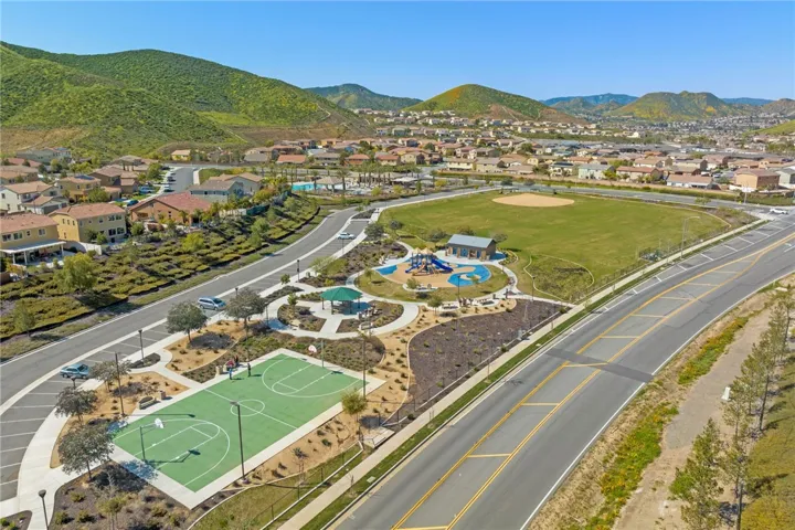 32535 Bramble Court, Lake Elsinore, California 92532