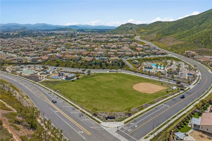 32535 Bramble Court, Lake Elsinore, California 92532