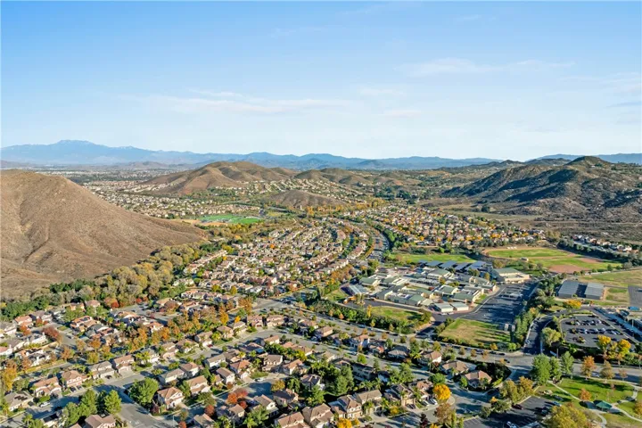 32535 Bramble Court, Lake Elsinore, California 92532