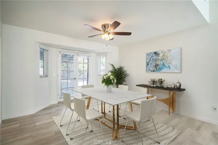 Virtually staged dining room