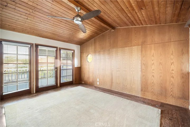Upstairs office ( Could be another bedroom)