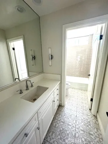 22792 Buendia, Mission Viejo, California 92691
