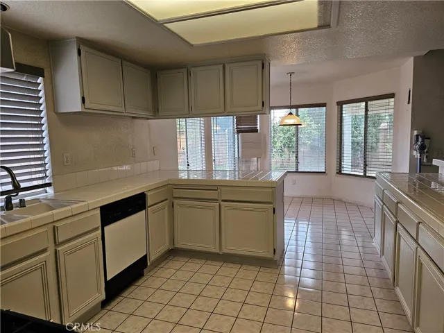 843 Buckeye Circle, Corona, California 92881