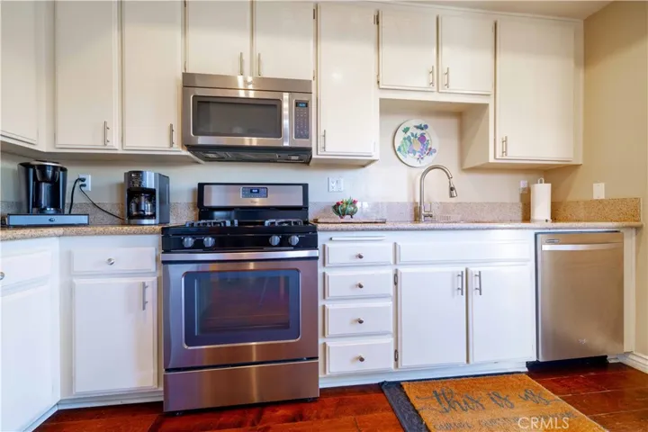 1649 Plum Street, Corona, California 92879