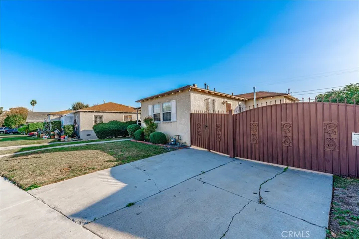 1554 W 110th Street, Los Angeles, California 90047