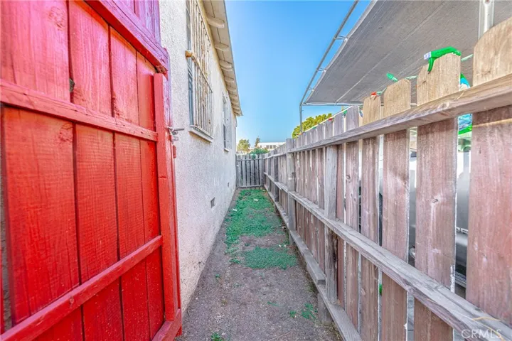 1554 W 110th Street, Los Angeles, California 90047