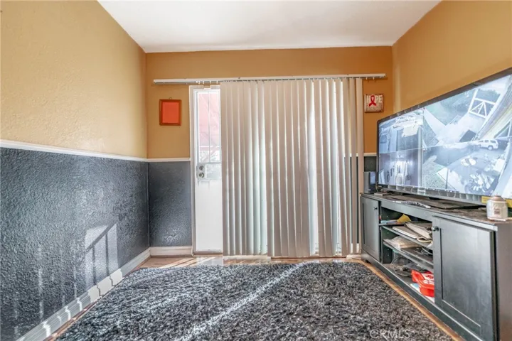 1554 W 110th Street, Los Angeles, California 90047