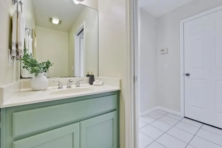 10057 Peninsula Avenue, Cupertino, California 95014