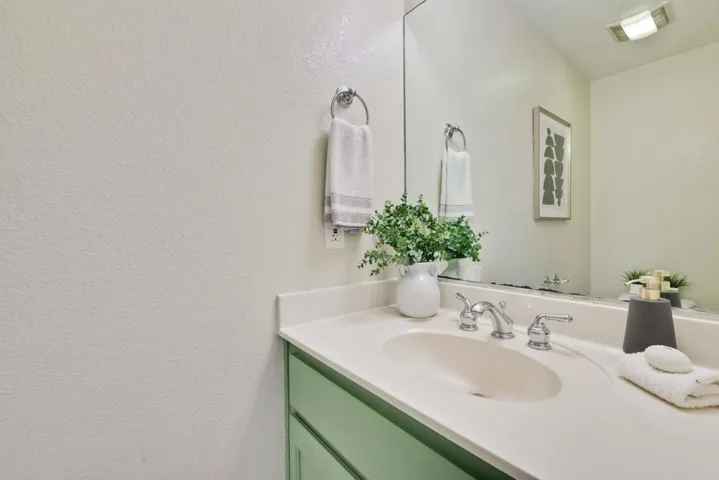 10057 Peninsula Avenue, Cupertino, California 95014