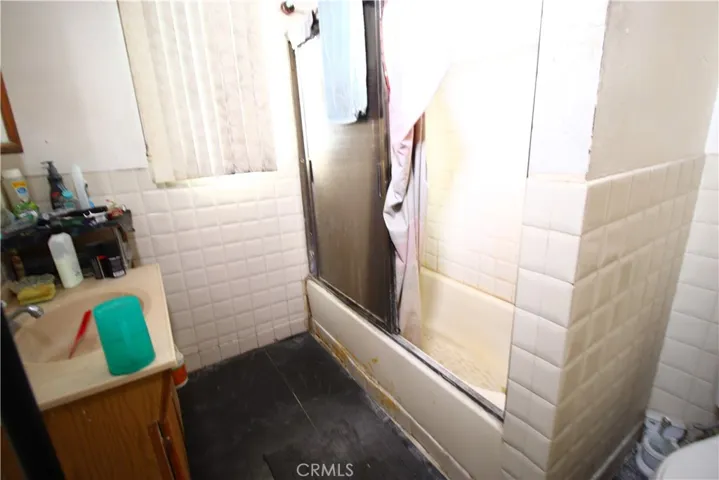4522 E Rosecrans Avenue, Compton, California 90221