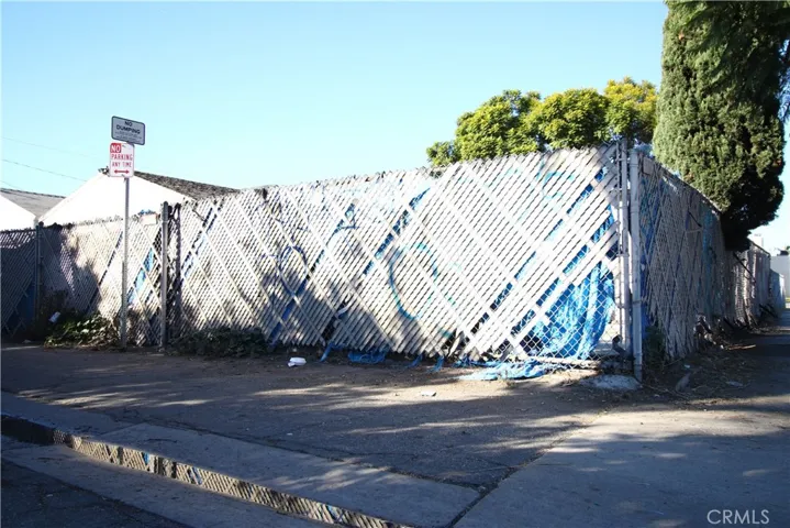 4522 E Rosecrans Avenue, Compton, California 90221
