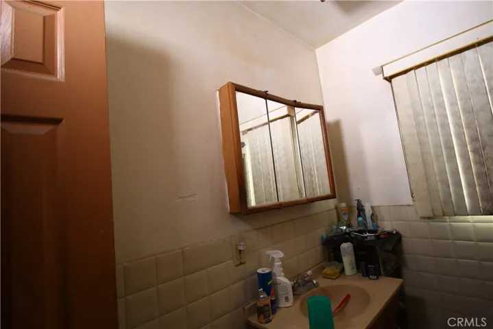 4522 E Rosecrans Avenue, Compton, California 90221