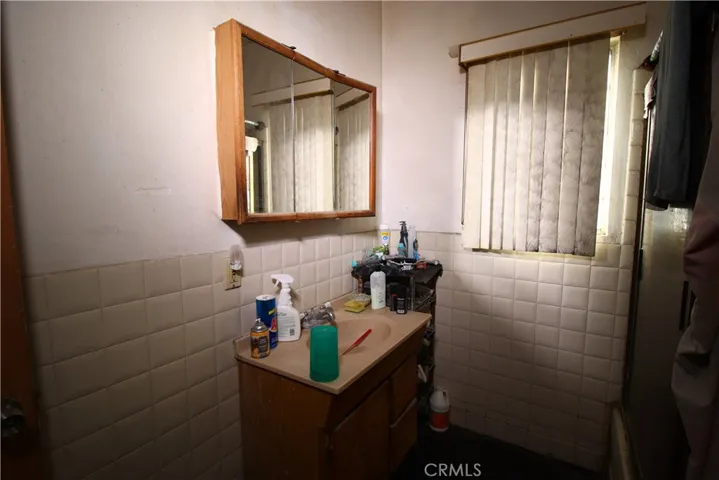 4522 E Rosecrans Avenue, Compton, California 90221