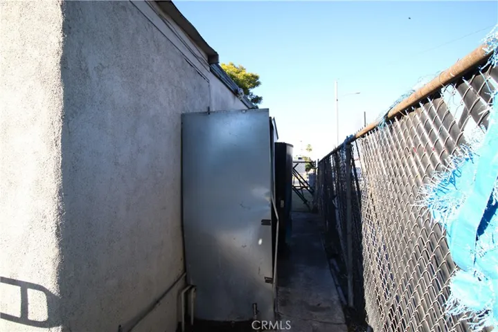 4522 E Rosecrans Avenue, Compton, California 90221