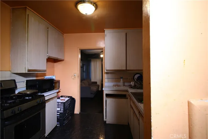 4522 E Rosecrans Avenue, Compton, California 90221