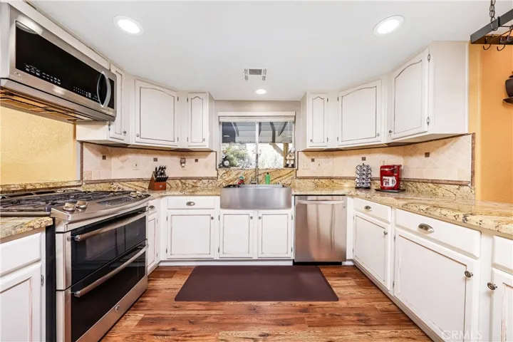 2857 Owens Way, Rosamond, California 93560