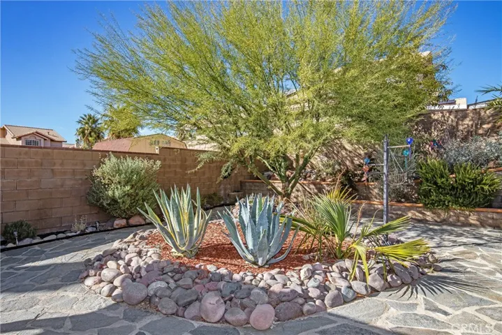 2857 Owens Way, Rosamond, California 93560