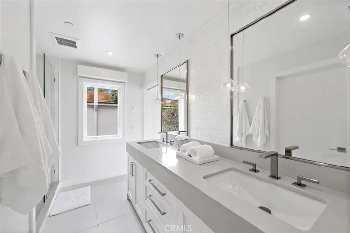 450 Cliff Drive, Laguna Beach, California 92651