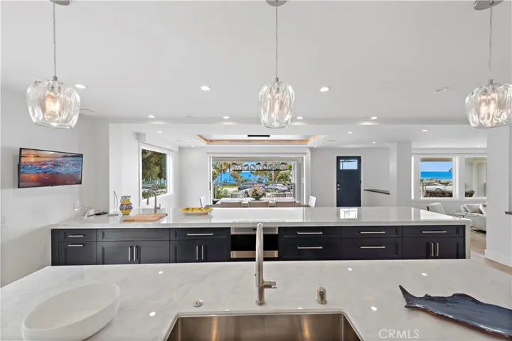 450 Cliff Drive, Laguna Beach, California 92651