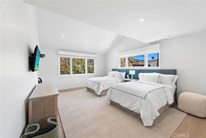 450 Cliff Drive, Laguna Beach, California 92651