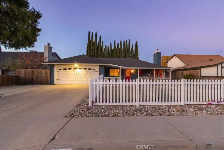Welcome to 1027 Verónica Drive!