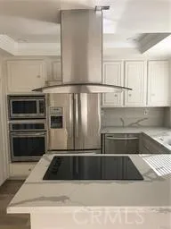 429 S Broadway, Redondo Beach, California 90277