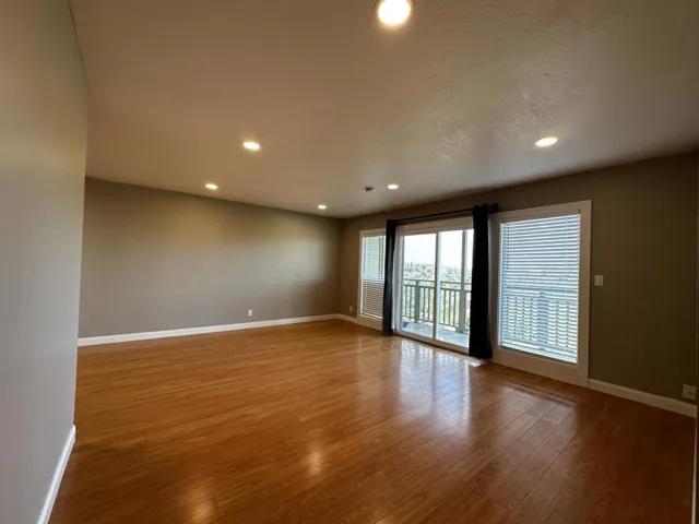 308 Torino Drive 5, San Carlos, California 94070
