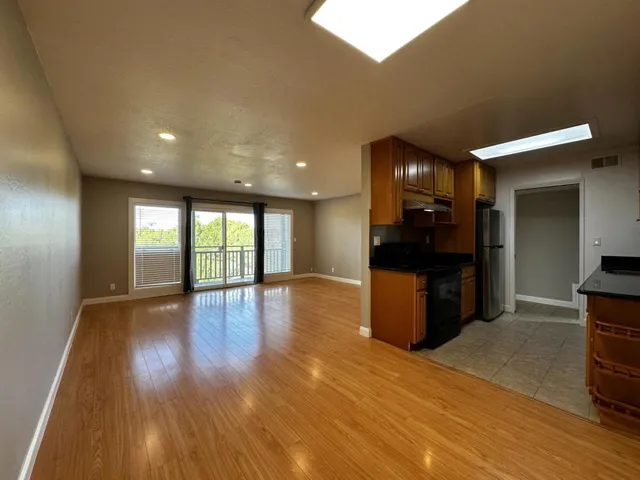308 Torino Drive 5, San Carlos, California 94070