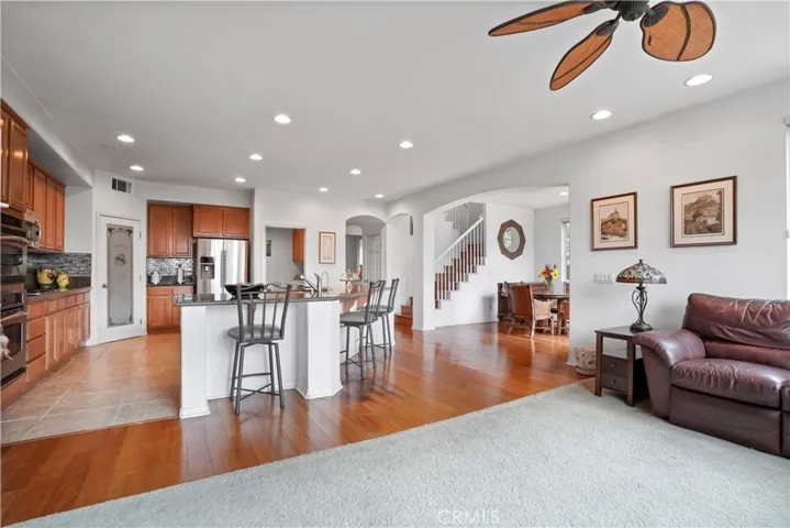23842 Mission Puebla, Valencia, California 91354