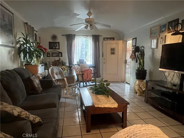 6816 Cerritos Avenue, Long Beach, California 90805
