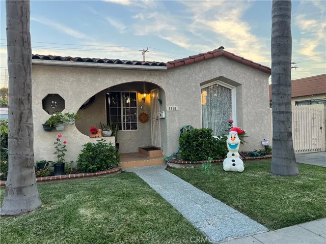 6816 Cerritos Avenue, Long Beach, California 90805