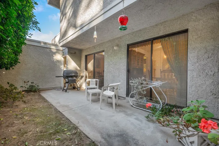 1062 Thistlegate Road, Oak Park, California 91377