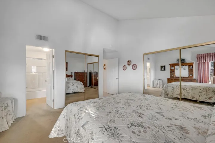 1062 Thistlegate Road, Oak Park, California 91377