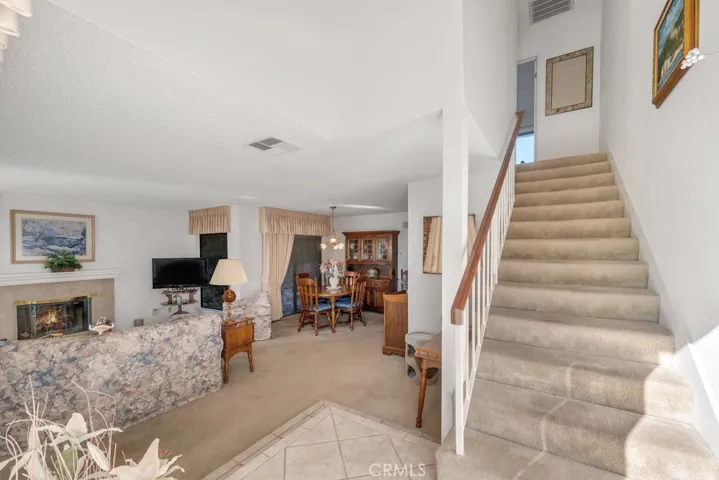 1062 Thistlegate Road, Oak Park, California 91377