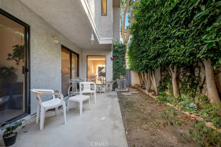 1062 Thistlegate Road, Oak Park, California 91377