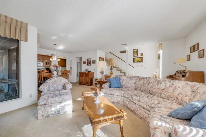 1062 Thistlegate Road, Oak Park, California 91377