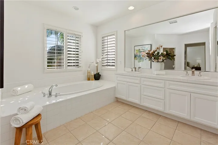 10 Hallwood, Irvine, California 92602