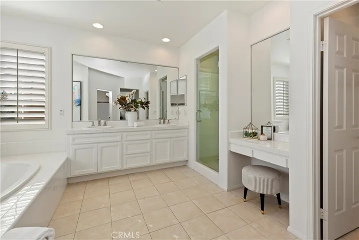 10 Hallwood, Irvine, California 92602