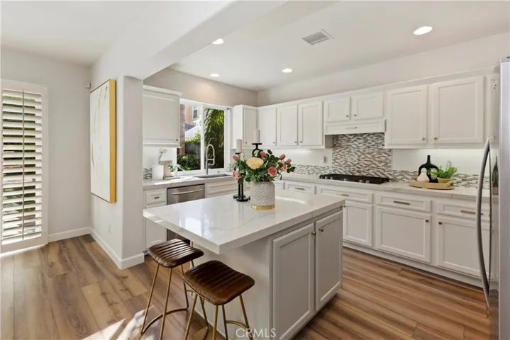 10 Hallwood, Irvine, California 92602